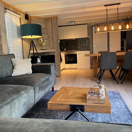 Uniek Chalet Op De Veluwe, In Bosrijke Omgeving. Putten Dış mekan fotoğraf